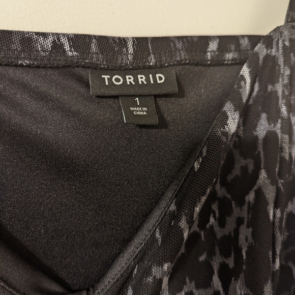 Torrid size 1 animal print dress. - Picture 4 of 6